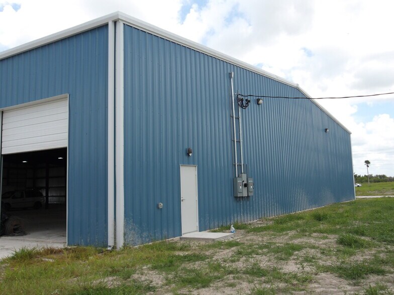 2995 Indiana ave, Brownsville, TX à louer - Photo du bâtiment - Image 2 de 42