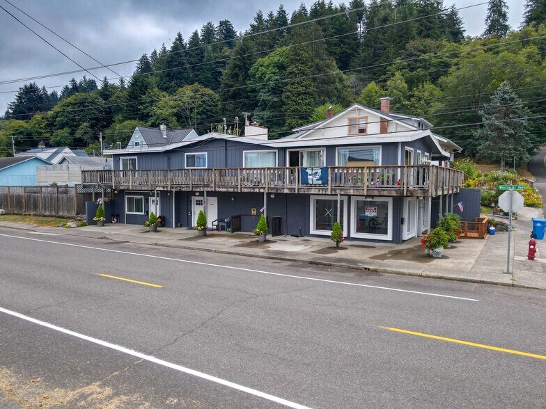 582 Winchester Ave, Reedsport, OR à vendre - Photo du bâtiment - Image 3 de 12
