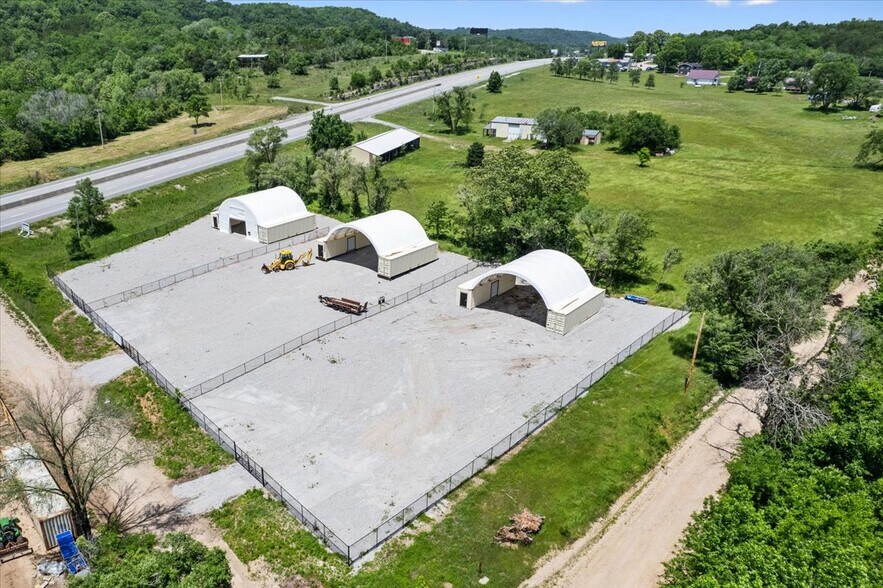 303 Obrien Rd, Jane, MO à vendre - Photo du bâtiment - Image 3 de 11