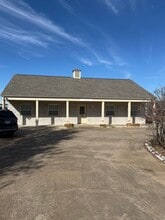 606 S Harbor Ct, Granbury, TX à louer Photo du bâtiment- Image 2 de 4