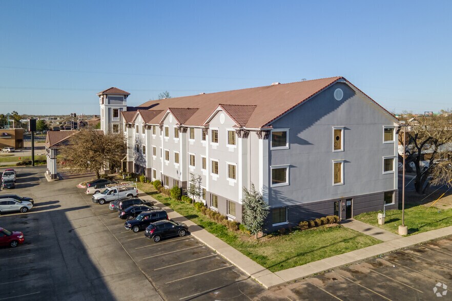 4400 Highline Blvd, Oklahoma City, OK à vendre - Photo du bâtiment - Image 3 de 5