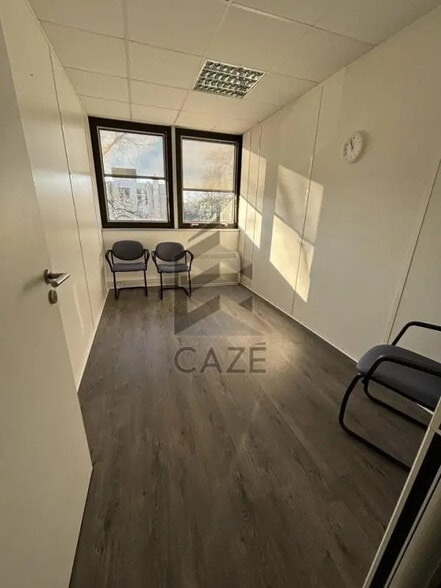 Office in Bruges for lease - Interior Photo - Image 2 of 4