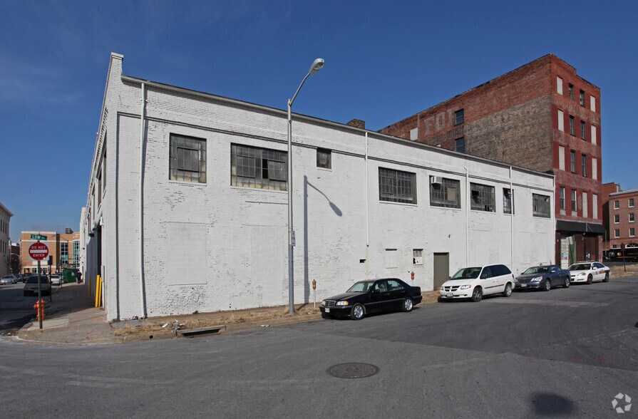 301-317 N Front St, Baltimore, MD à vendre - Photo du bâtiment - Image 2 de 5