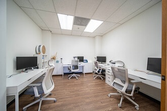 2461-2495 E Orangethorpe Ave, Fullerton, CA à louer Photo du bâtiment- Image 2 de 7