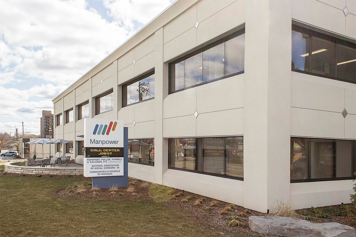 741 N Cedar St, Lansing, MI à vendre Photo principale- Image 1 de 3