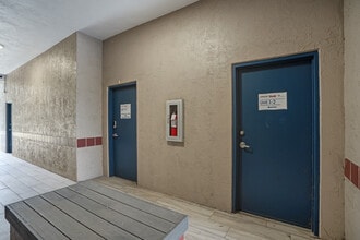 1877 Northgate Blvd, Sarasota, FL for lease Interior Photo- Image 1 of 15