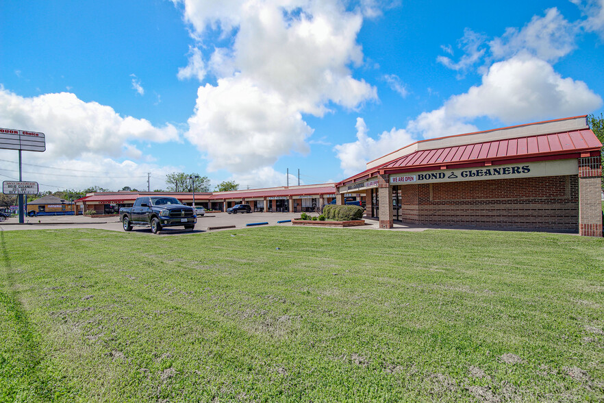 138 S Bowen Rd, Arlington, TX for lease - Building Photo - Image 1 of 7