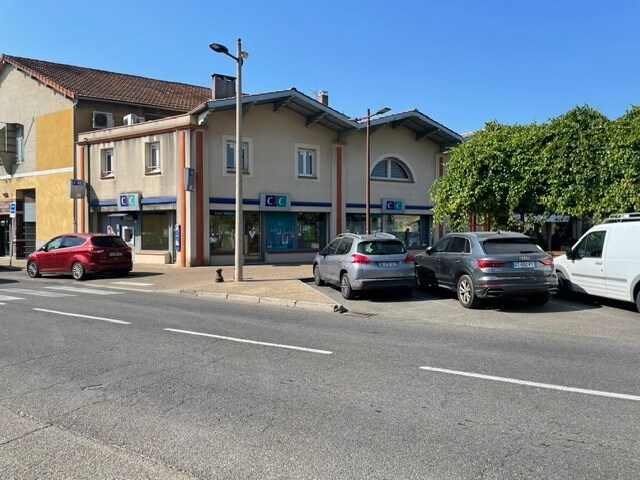 Commerce de détail dans Monteux à louer Photo du bâtiment- Image 1 de 2