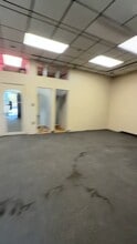 5611 N State Road 7, Fort Lauderdale, FL à louer - Vidéo sur l’inscription commerciale