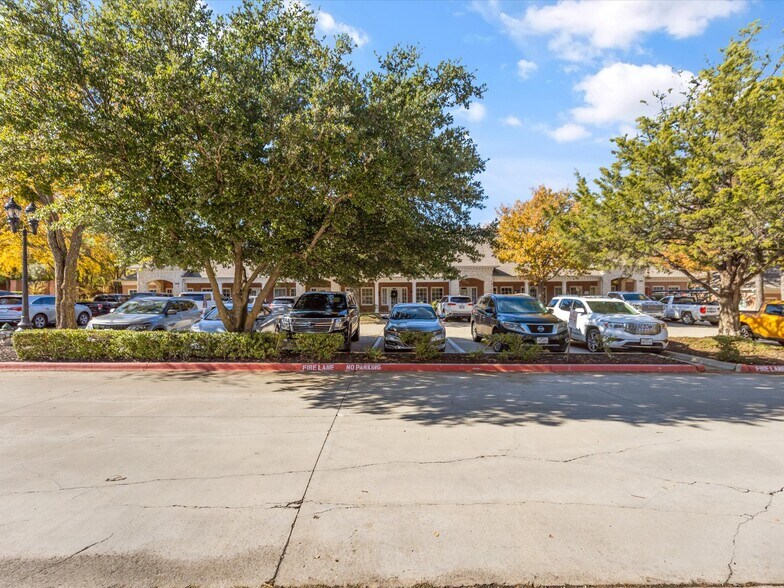 2435 E Southlake Blvd, Southlake, TX à louer - Photo du bâtiment - Image 2 de 14