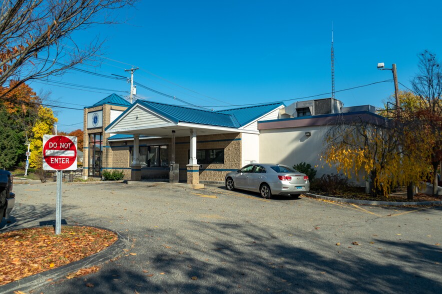 451 Lincoln St, Worcester, MA à louer - Photo du bâtiment - Image 3 de 7