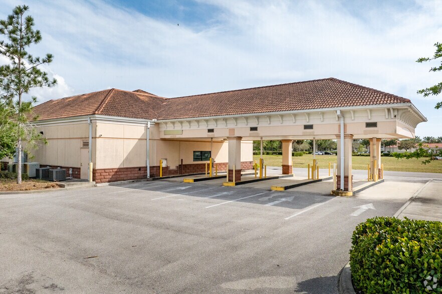 17810 Ben Hill Griffin Pky, Fort Myers, FL for lease - Building Photo - Image 3 of 7