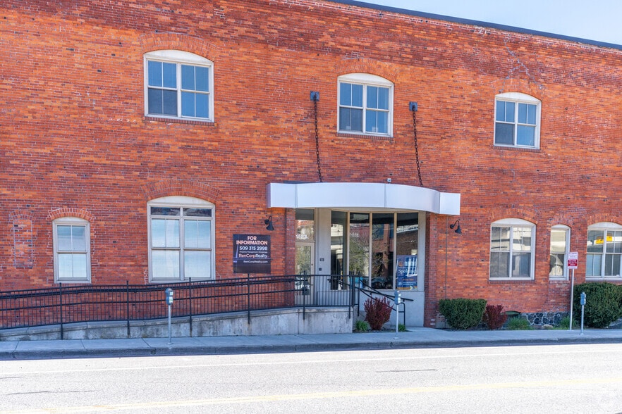 152 S Jefferson St, Spokane, WA for lease - Building Photo - Image 2 of 5