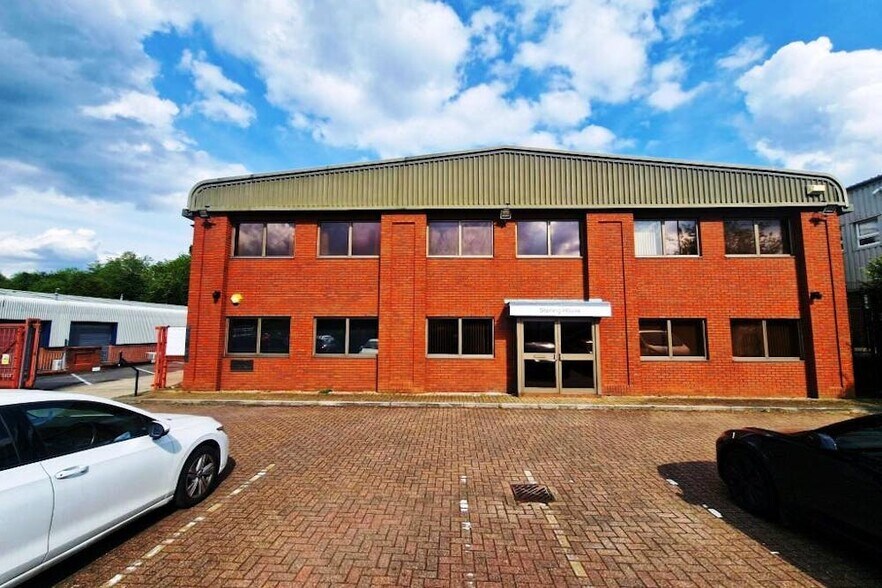 Stroudley Rd, Basingstoke à louer - Photo du bâtiment - Image 2 de 6