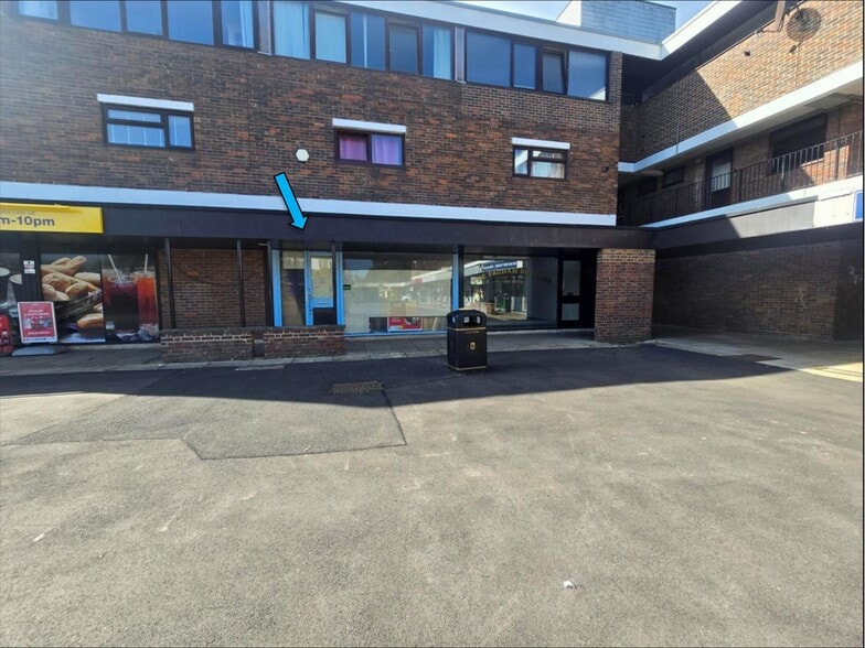 The Parade, Pagham, Bognor Regis for lease - Building Photo - Image 3 of 8