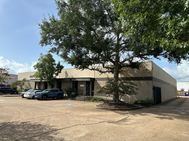 More details for 10011 W Gulf Bank Rd, Houston, TX - Office, Industrial for Lease