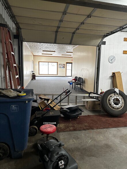 25935 State Route 7, Marietta, OH à louer - Photo du bâtiment - Image 3 de 13