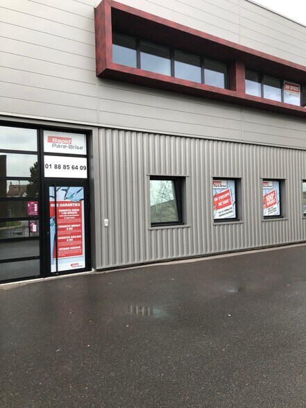 André Bremont, Saint-Leu-la-Forêt for lease - Building Photo - Image 2 of 2