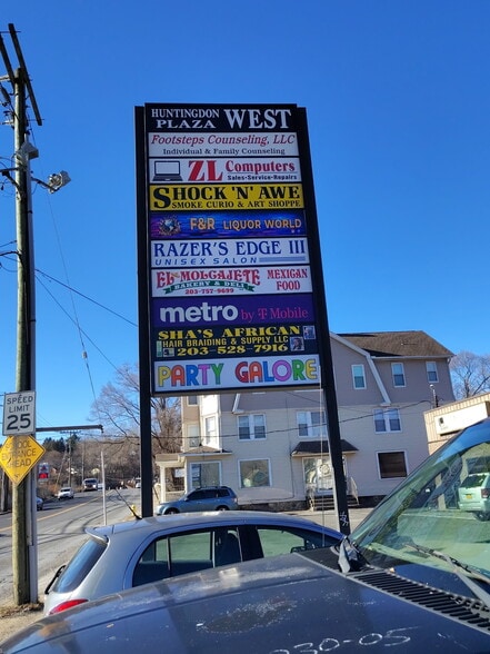 1071-1087 Huntingdon Ave, Waterbury, CT for lease - Building Photo - Image 3 of 7