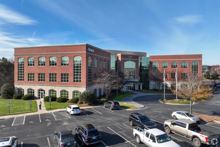 3980 premier Dr, High Point, NC for lease - Building Photo - Image 3 of 16