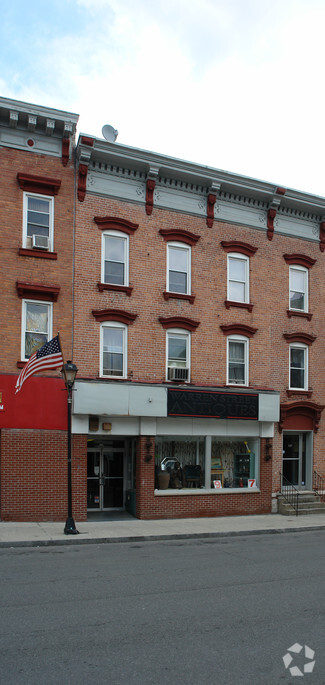 More details for Largest Holding on Warren Street, Hudson – for Sale, Hudson, NY