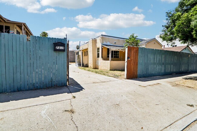 Plus de détails pour 7315 Woodley Ave, Van Nuys, CA - Terrain à vendre