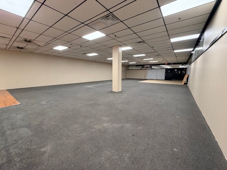 5611 N State Road 7, Fort Lauderdale, FL for lease - Primary Photo - Image 1 of 15