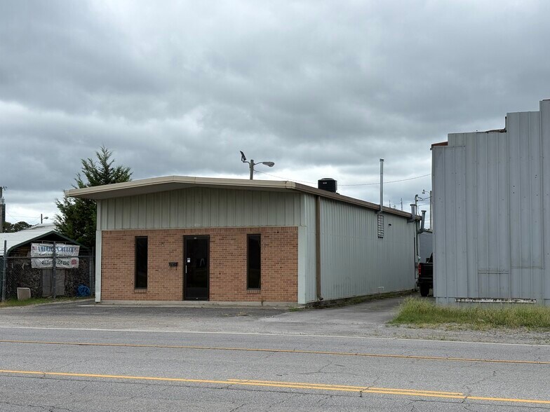 502 S Anderson St, Tullahoma, TN for sale - Building Photo - Image 2 of 5