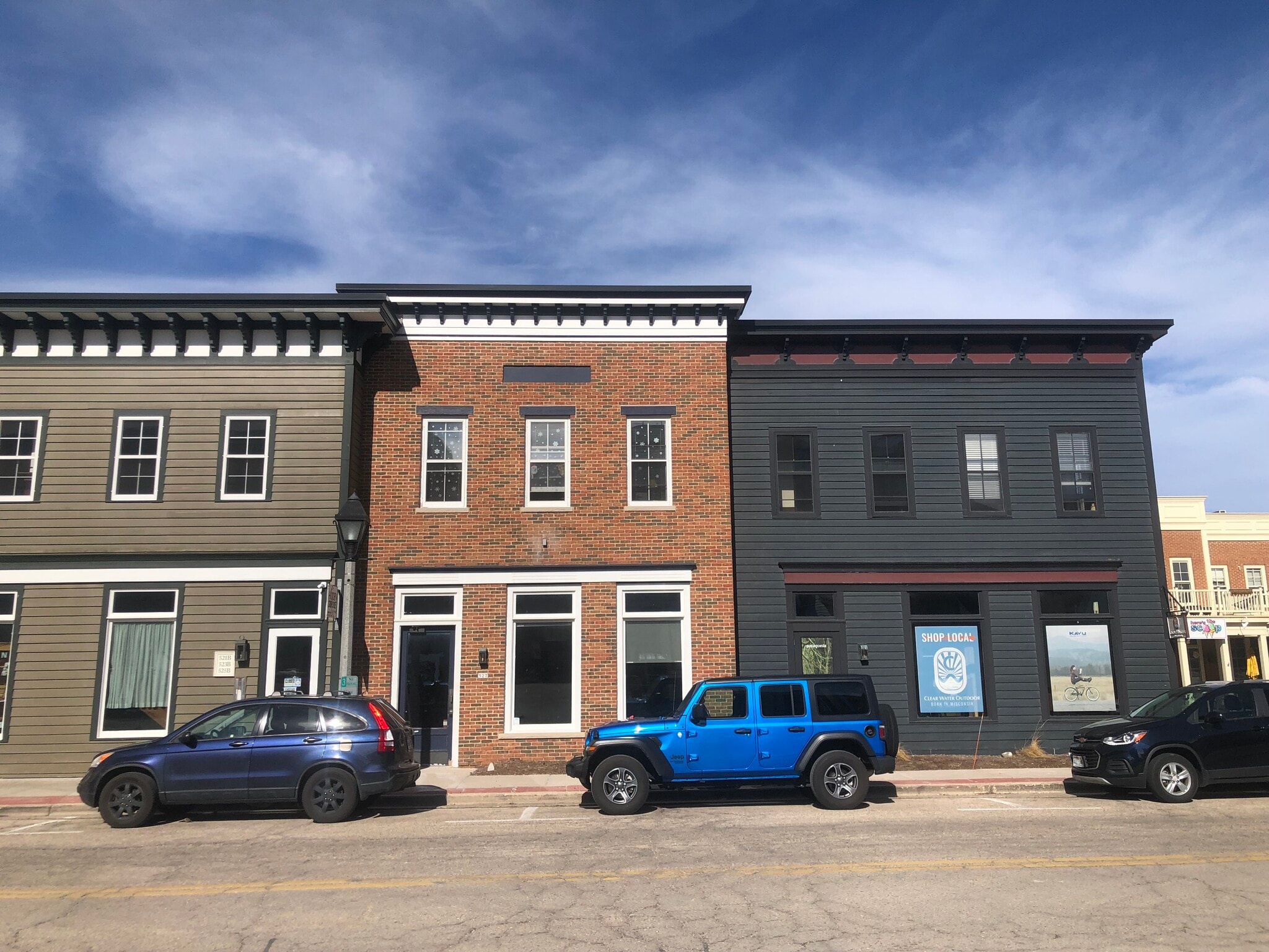 521-527 Milwaukee St, Delafield, WI for lease Building Photo- Image 1 of 3