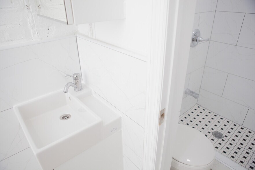 58 Ainslie St, Brooklyn, NY à louer - Photo du bâtiment - Image 2 de 12