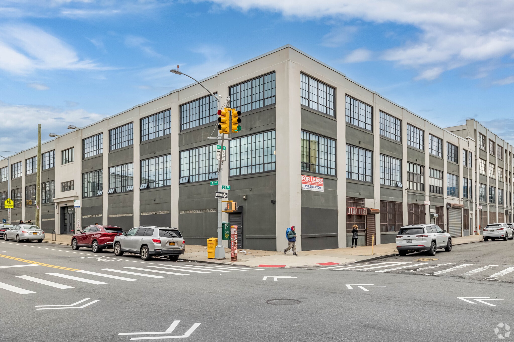 33-00 47th Ave, Long Island City, NY for lease Primary Photo- Image 1 of 28