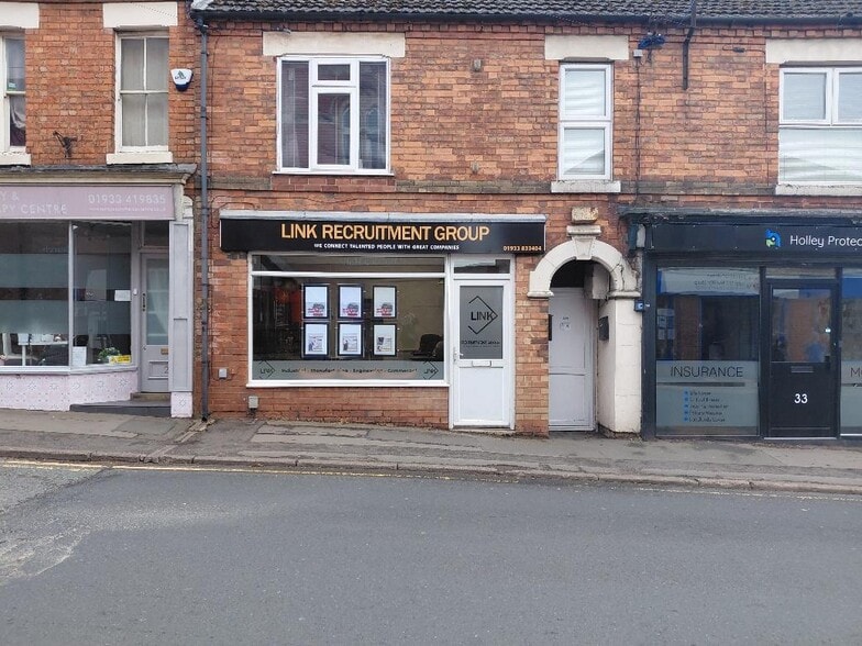 31 Church St, Rushden for lease - Primary Photo - Image 1 of 1