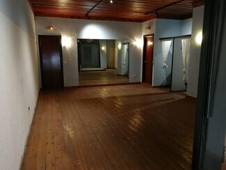 Plus de détails pour Multi-résidentiel à vendre