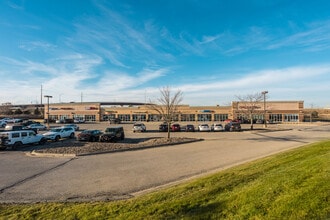 11101-11148 Plum Dr, Urbandale, IA for lease Building Photo- Image 1 of 3