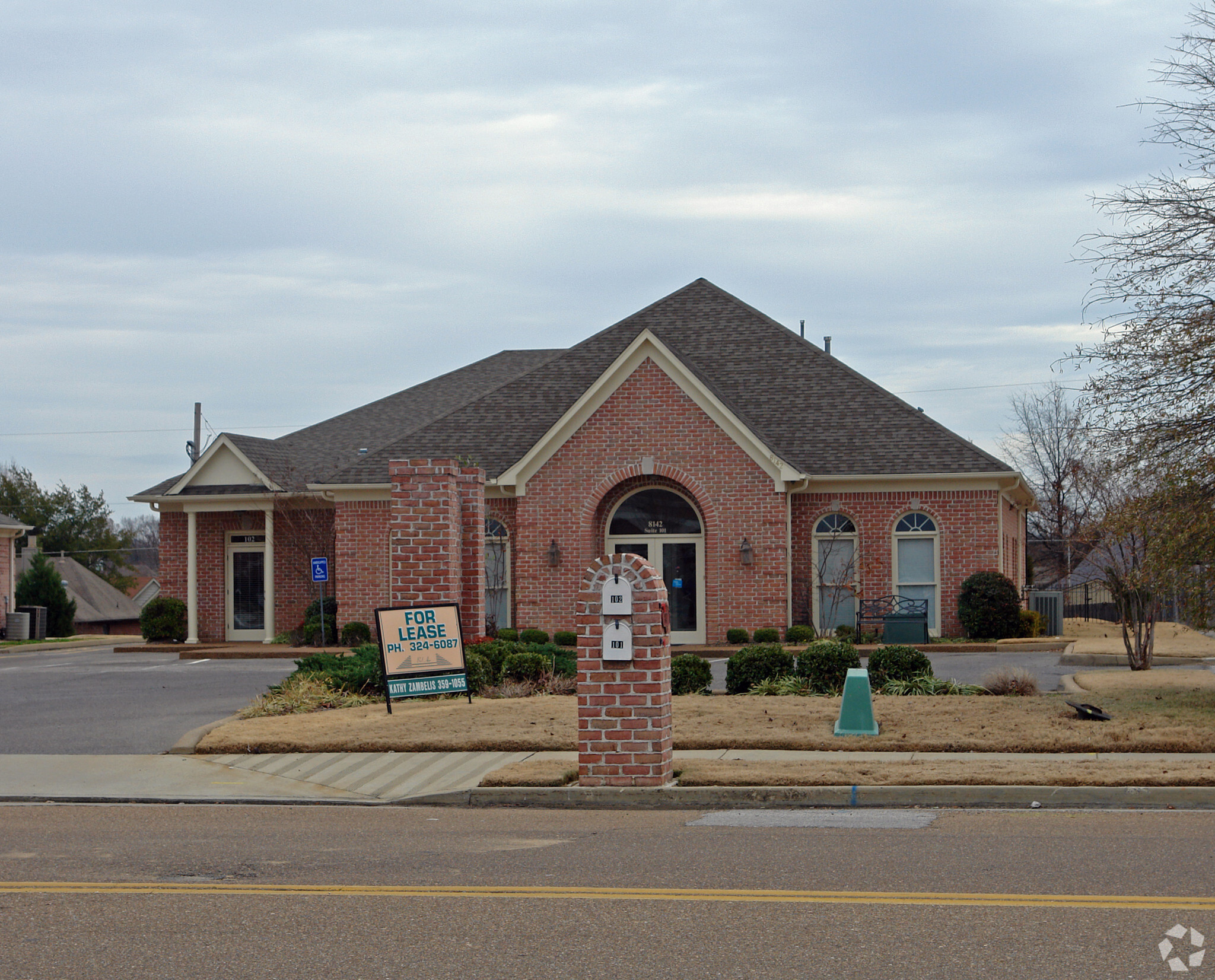 8142 Country Village Dr, Cordova, TN for sale Primary Photo- Image 1 of 1