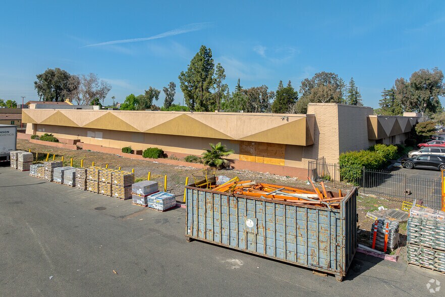 4433 Florin Rd, Sacramento, CA à vendre - Photo du bâtiment - Image 3 de 8