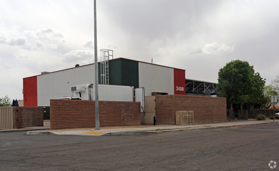 2480 N Oracle Rd, Tucson, AZ à vendre - Photo du bâtiment - Image 2 de 3