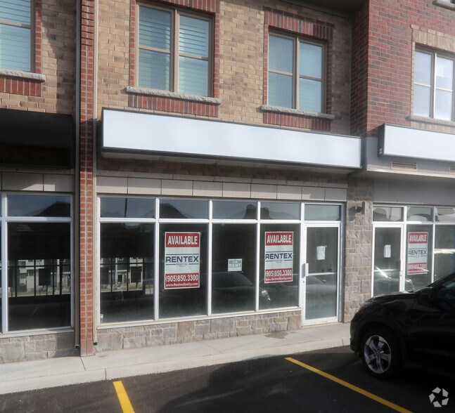 3865 Major Mackenzie Dr W, Vaughan, ON à louer - Photo du bâtiment - Image 3 de 4