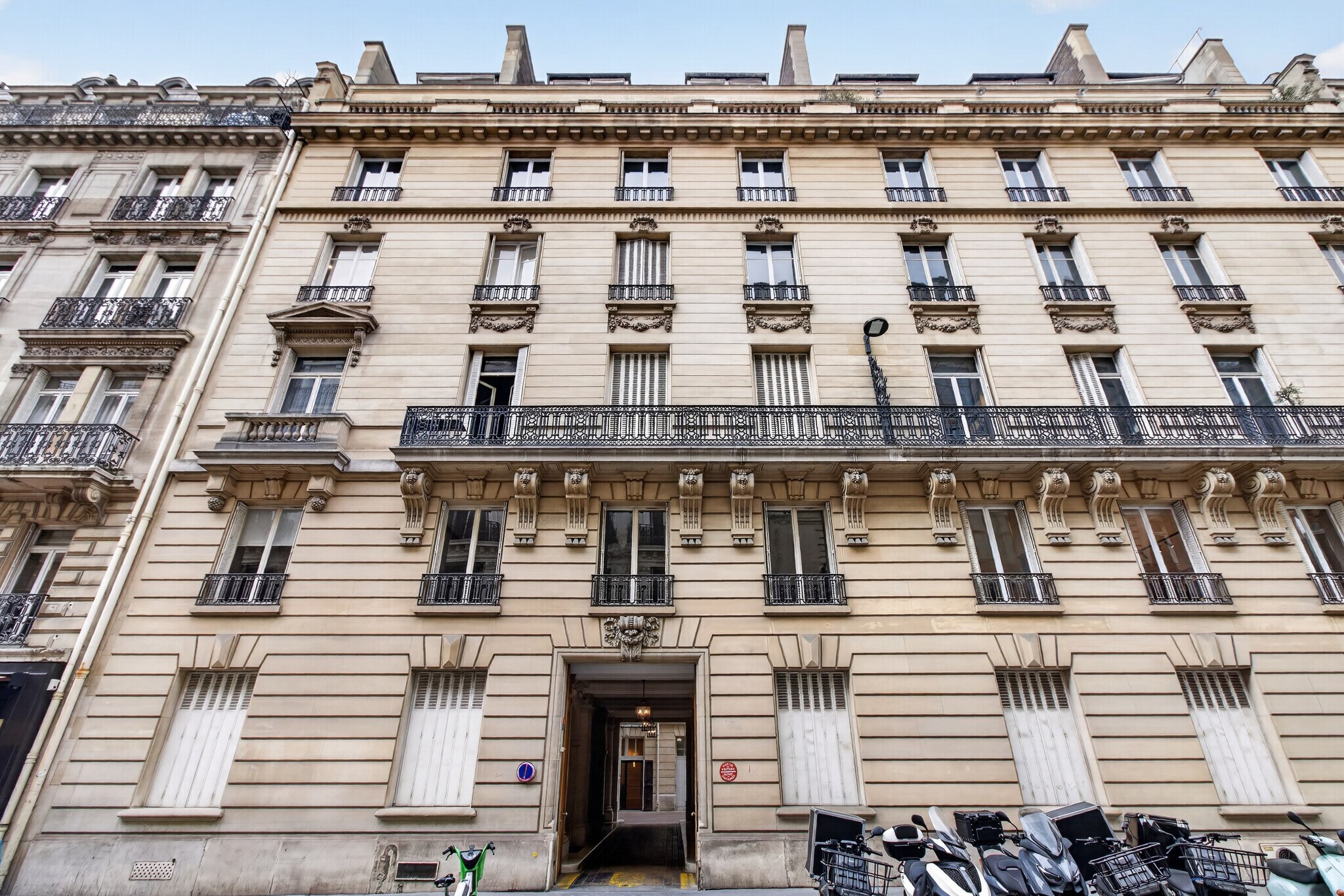 6 Rue De La Trémoille, Paris à louer Photo du bâtiment- Image 1 de 45