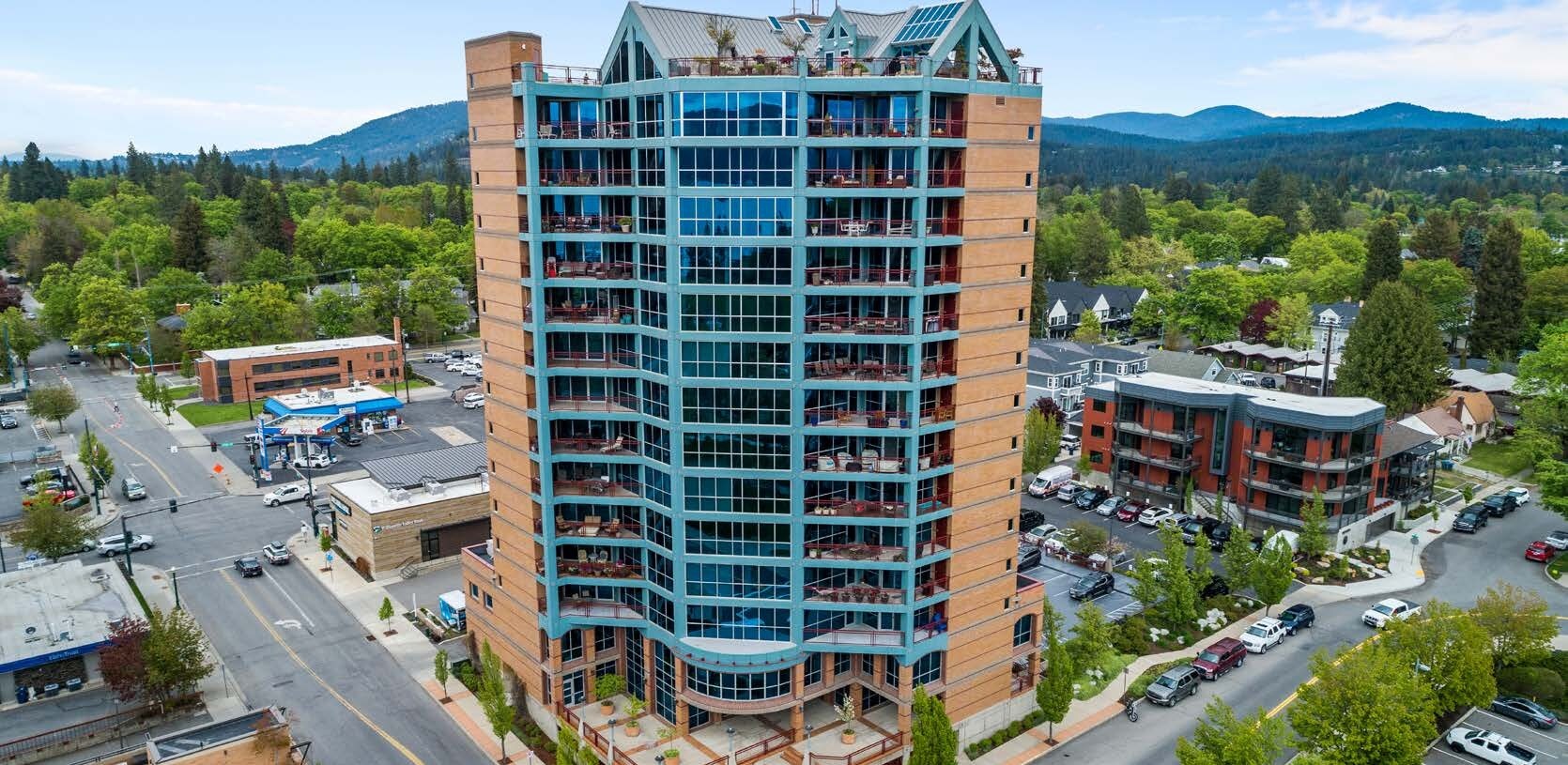 701 E Front Ave, Coeur d'Alene, ID à louer Photo principale- Image 1 de 7