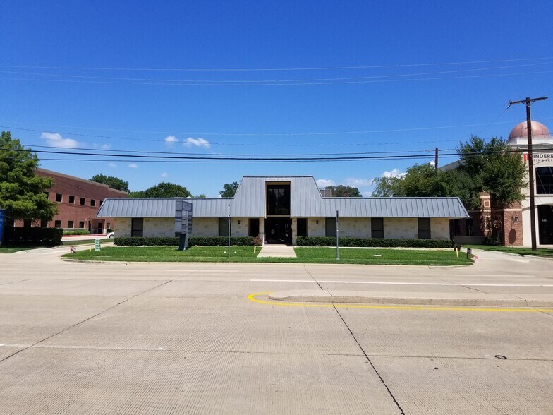 541 W Main St, Lewisville, TX à vendre - Photo du bâtiment - Image 2 de 9