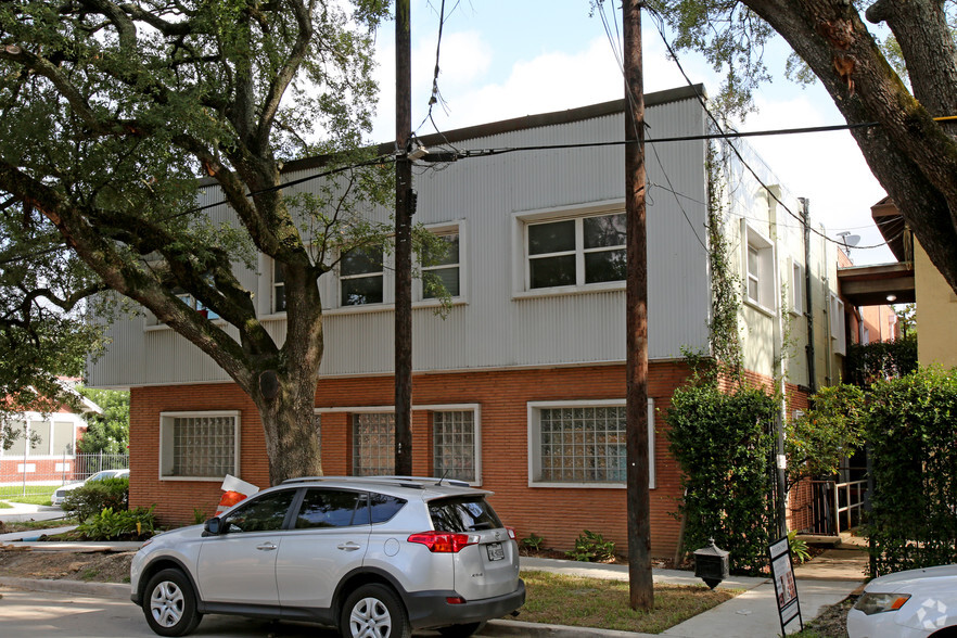 3815 Garrott St, Houston, TX for lease - Building Photo - Image 2 of 5