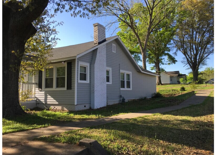 5204 Wilkinson blvd, Cramerton, NC à louer - Photo du bâtiment - Image 3 de 9