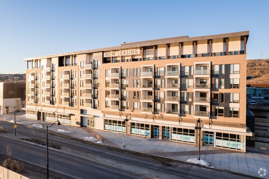 921 A Dr SW, Calgary, AB for sale - Building Photo - Image 1 of 1