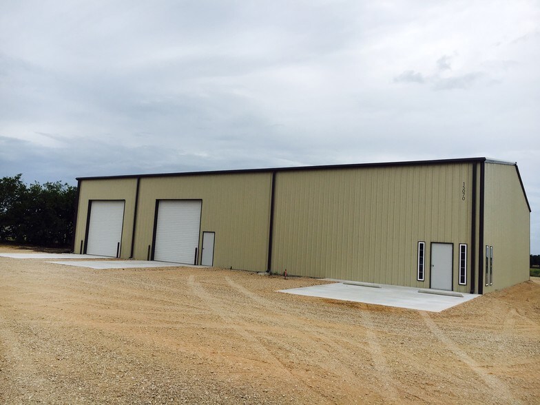 15060 US Highway 380 W, Krum, TX à vendre - Photo du bâtiment - Image 3 de 17