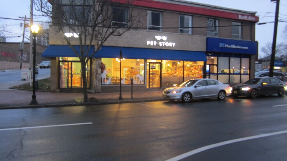 1625 Lemoine Ave, Fort Lee, NJ à louer - Photo du bâtiment - Image 2 de 11