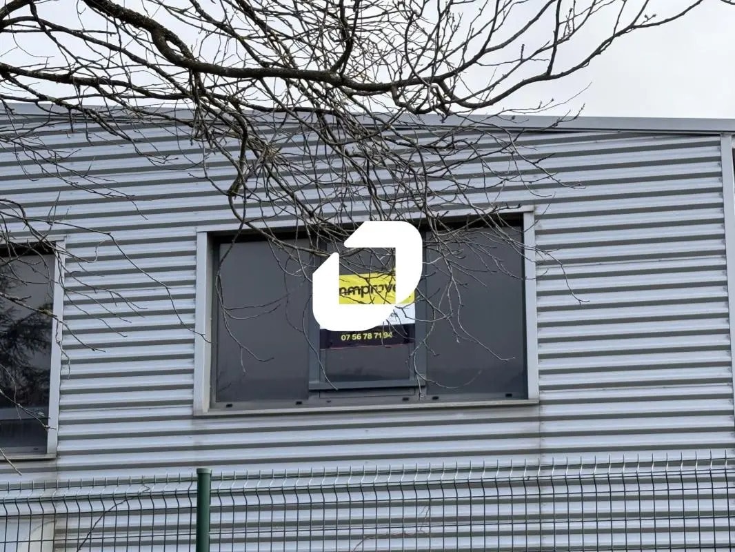 Office in Seyssins for lease Building Photo- Image 1 of 9