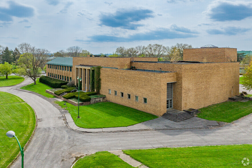 497-597 Electronics Pky, Liverpool, NY for sale - Building Photo - Image 3 of 6