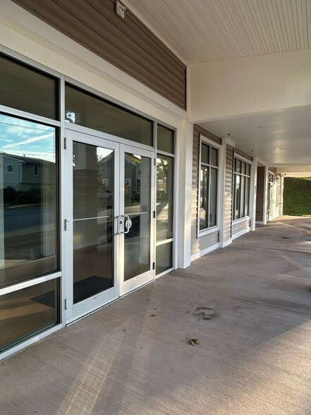 Van Wagner Place, Poughkeepsie, NY for lease - Building Photo - Image 2 of 15