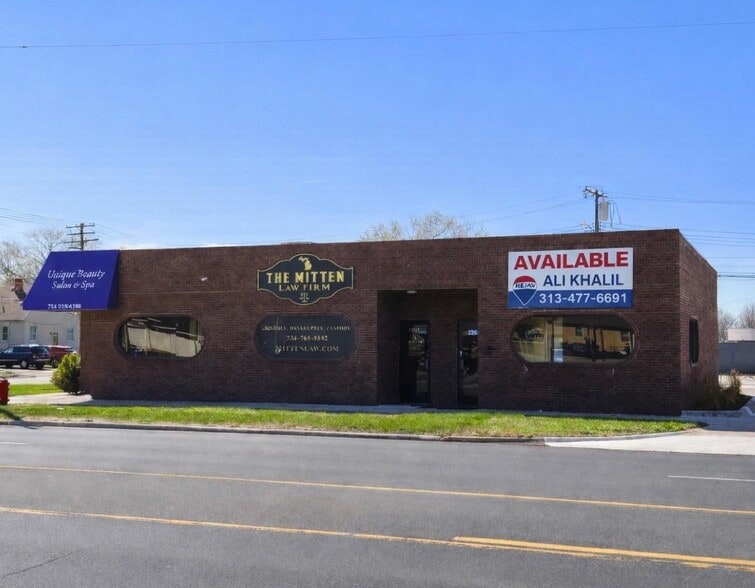 13635-13665 Northline Rd, Southgate, MI for lease - Building Photo - Image 2 of 5